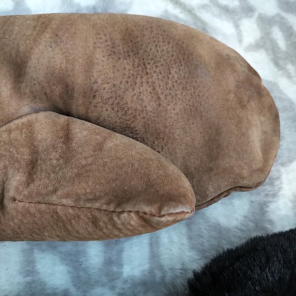 Brown suede & faux fur trimmed winter gloves fleece interior with beaded design - Picture 4 of 6